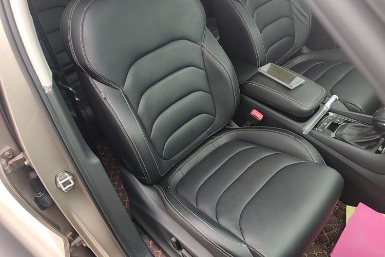 Used Skoda Kodiaq 2019 Facelifted TSI330 7-Seater Two-Wheel-Drive Luxury Enjoyment Edition China VI Standard Right Front Seat