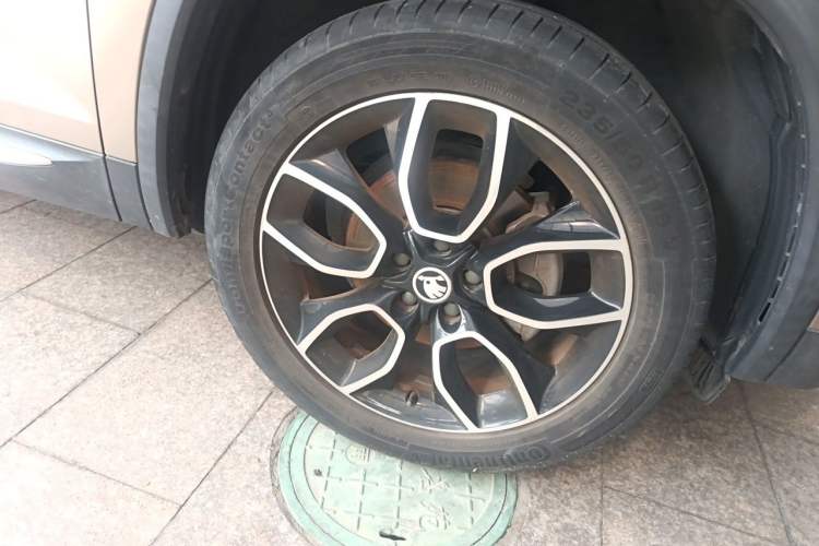 Used Skoda Kodiaq 2019 Facelifted TSI330 5-Seater Two-Wheel-Drive Luxury Enjoyment Edition China VI Standard Right Front Wheel Hub