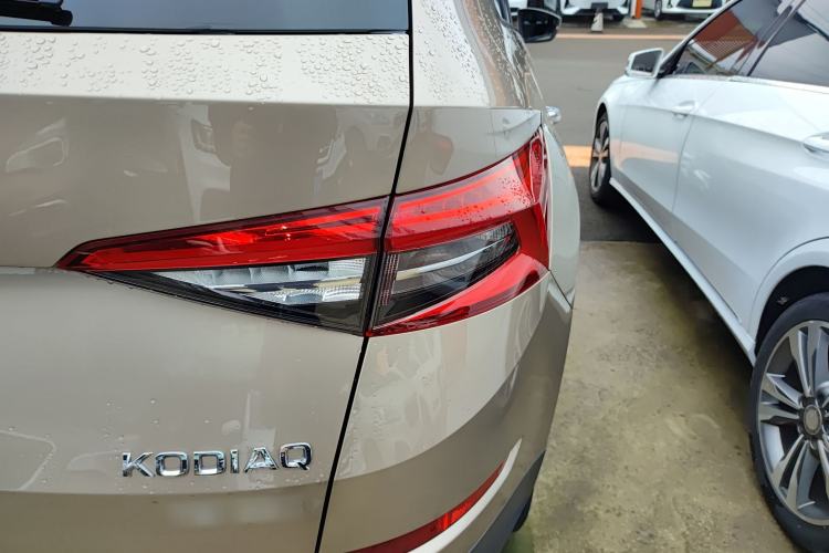 Used Skoda Kodiaq 2019 Restyled TSI330 5-Seater Two-Wheel Drive Comfort Version China VI Standard Right Rear Taillight