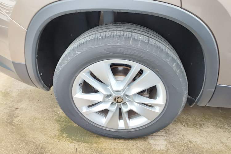 Used Skoda Kodiaq 2019 Restyled TSI330 5-Seater Two-Wheel Drive Comfort Version China VI Standard Right Rear Wheel Hub