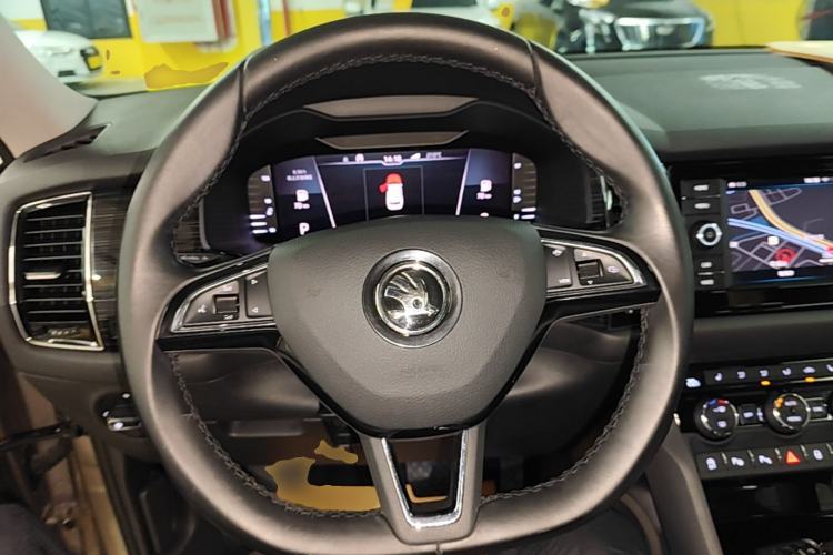 Used Skoda Kodiaq 2019 Facelifted TSI330 7-Seater Two-Wheel-Drive Luxury Enjoyment Edition China VI Standard Steering Wheel