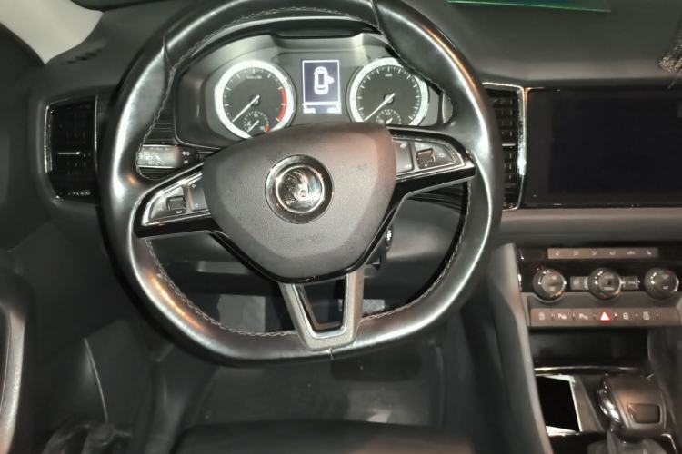 Used Skoda Kodiaq 2019 Facelifted TSI330 7-Seater Two-Wheel-Drive Deluxe Enjoyment Version China V Emission Standard Steering Wheel