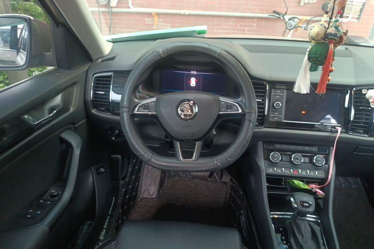Used Skoda Kodiaq 2019 Facelifted TSI330 5-Seater Two-Wheel-Drive Luxury Enjoyment Edition China VI Standard Steering Wheel