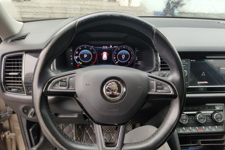 Used Skoda Kodiaq 2019 Facelifted TSI330 5-Seater Two-Wheel-Drive Luxury Enjoyment Edition China VI Standard Steering Wheel
