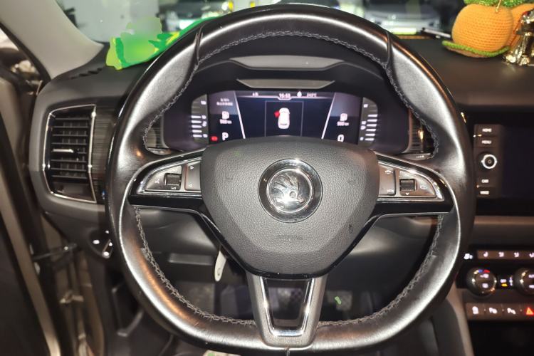 Used Skoda Kodiaq 2019 Facelifted TSI330 7-Seater Two-Wheel-Drive Luxury Enjoyment Edition China VI Standard Steering Wheel