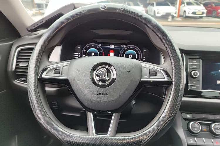 Used Skoda Kodiaq 2019 Restyled TSI330 5-Seater Two-Wheel Drive Comfort Version China VI Standard Steering Wheel