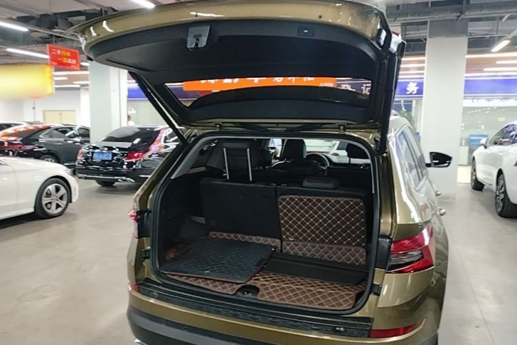 Used Skoda Kodiaq 2019 Facelifted TSI330 7-Seater Two-Wheel-Drive Luxury Enjoyment Edition China VI Standard Trunk