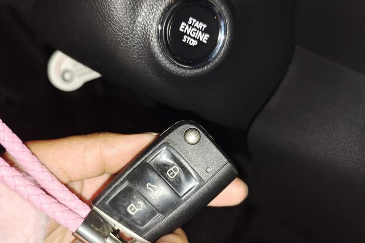 Used Skoda Kodiaq 2019 Facelifted TSI330 7-Seater Two-Wheel-Drive Luxury Enjoyment Edition China VI Standard Vehicle Key