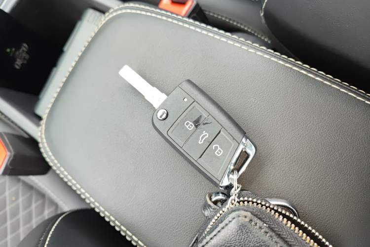 Used Skoda Kodiaq 2019 Restyled TSI330 5-Seater Two-Wheel Drive Comfort Version China VI Standard Vehicle Key