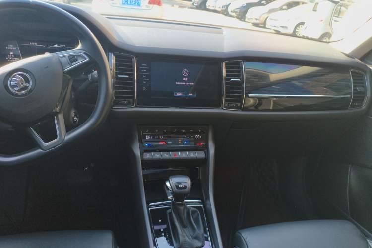 Used Skoda Kodiaq 2020 TSI330 5-Seat Two-Wheel Drive Deluxe Enjoyment Edition Audio And AC Panel