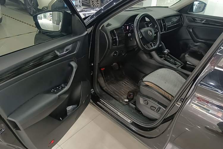Used Skoda Kodiaq 2020 TSI330 7-Seater Two-Wheel-Drive Luxury Enjoyment Edition Driver Seat