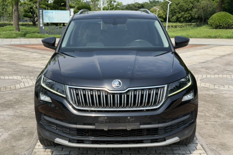 Used Skoda Kodiaq 2020 TSI330 7-Seater Two-Wheel-Drive Luxury Enjoyment Edition Exterior 3