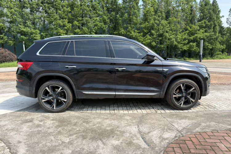 Used Skoda Kodiaq 2020 TSI330 7-Seater Two-Wheel-Drive Luxury Enjoyment Edition Exterior 5