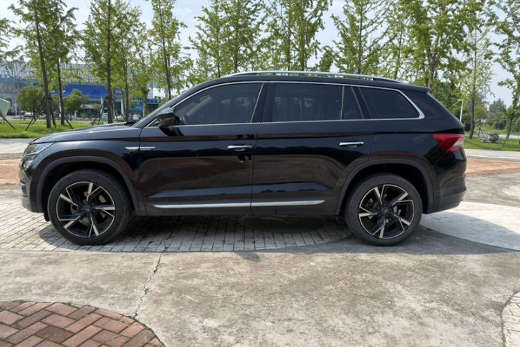 Used Skoda Kodiaq 2020 TSI330 7-Seater Two-Wheel-Drive Luxury Enjoyment Edition Exterior 6