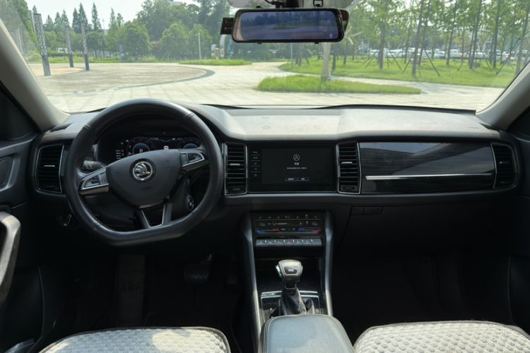 Used Skoda Kodiaq 2020 TSI330 7-Seater Two-Wheel-Drive Luxury Enjoyment Edition Interior 3