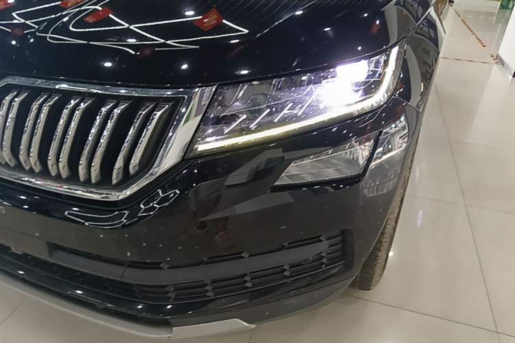 Used Skoda Kodiaq 2020 TSI330 7-Seater Two-Wheel-Drive Luxury Enjoyment Edition Left Front Headlight