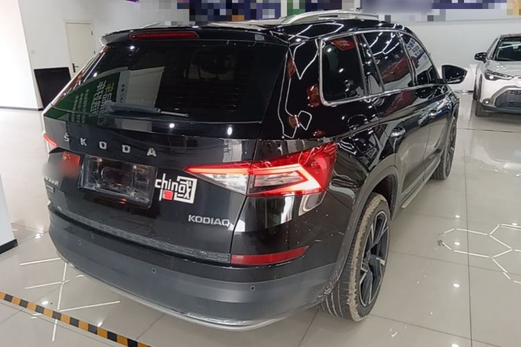 Used Skoda Kodiaq 2020 TSI330 7-Seater Two-Wheel-Drive Luxury Enjoyment Edition Rear Right 45 Deg