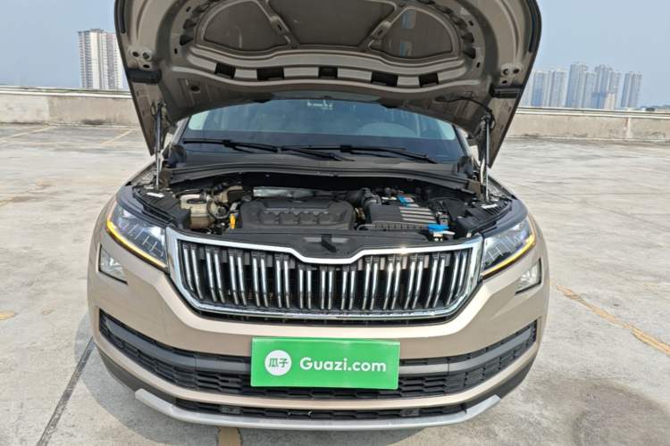 Used Skoda Kodiaq 2020 TSI330 7-Seater Two-Wheel-Drive Luxury Enjoyment Edition Engine Bay