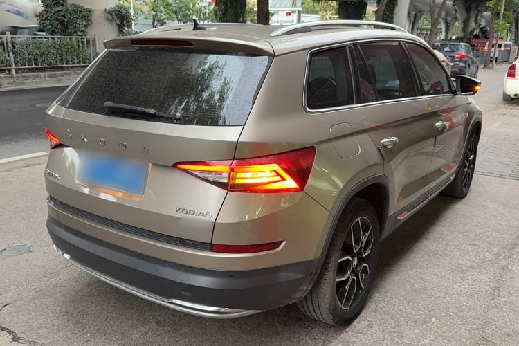 Used Skoda Kodiaq 2020 TSI330 7-Seater Two-Wheel-Drive Luxury Enjoyment Edition Exterior 3
