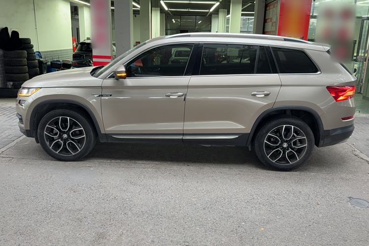 Used Skoda Kodiaq 2020 TSI330 7-Seater Two-Wheel-Drive Luxury Enjoyment Edition Exterior 5