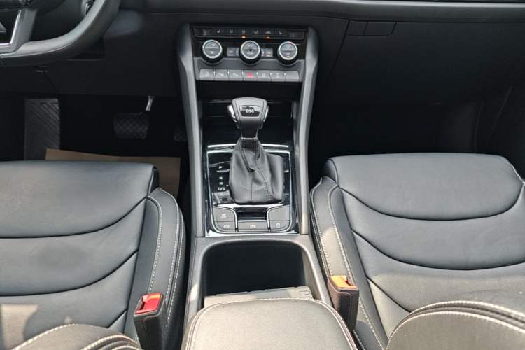 Used Skoda Kodiaq 2020 TSI330 7-Seater Two-Wheel-Drive Luxury Enjoyment Edition Gear Lever