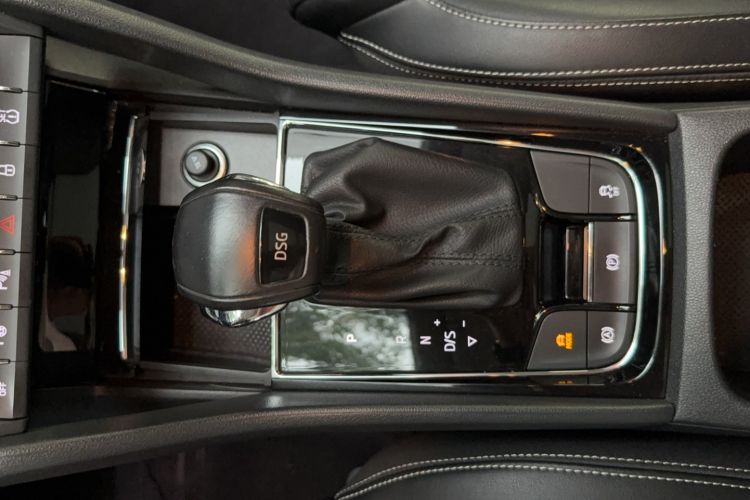 Used Skoda Kodiaq 2020 TSI330 7-Seater Two-Wheel-Drive Luxury Enjoyment Edition Interior 6