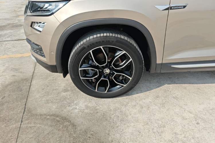 Used Skoda Kodiaq 2020 TSI330 7-Seater Two-Wheel-Drive Luxury Enjoyment Edition Left Front Wheel Hub