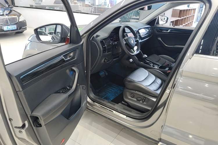 Used Skoda Kodiaq 2020 TSI330 7-Seater Two-Wheel-Drive Luxury Enjoyment Edition Driver Seat
