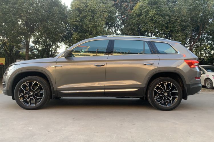 Used Skoda Kodiaq 2020 TSI330 7-Seater Two-Wheel-Drive Luxury Enjoyment Edition Exterior 5