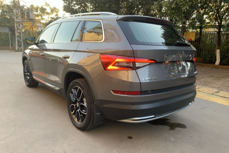 Used Skoda Kodiaq 2020 TSI330 7-Seater Two-Wheel-Drive Luxury Enjoyment Edition Exterior 6