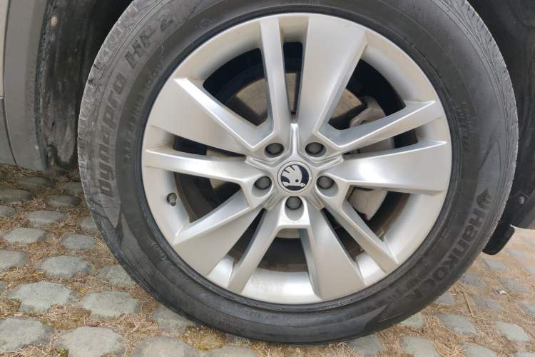 Used Skoda Kodiaq 2020 TSI330 5-Seater Two-Wheel Drive Comfort Edition Right Front Wheel Hub