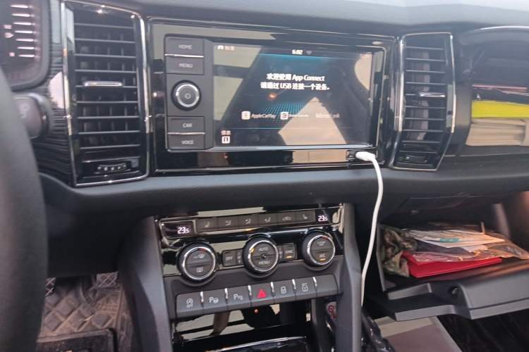 Used Skoda Kodiaq 2020 TSI330 7-Seater Two-Wheel-Drive Luxury Enjoyment Edition Audio And AC Panel
