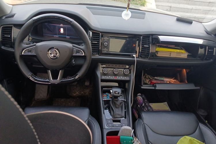 Used Skoda Kodiaq 2020 TSI330 7-Seater Two-Wheel-Drive Luxury Enjoyment Edition Center Console