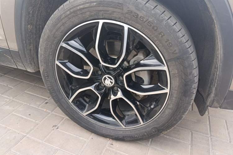Used Skoda Kodiaq 2020 TSI330 7-Seater Two-Wheel-Drive Luxury Enjoyment Edition Right Front Wheel Hub