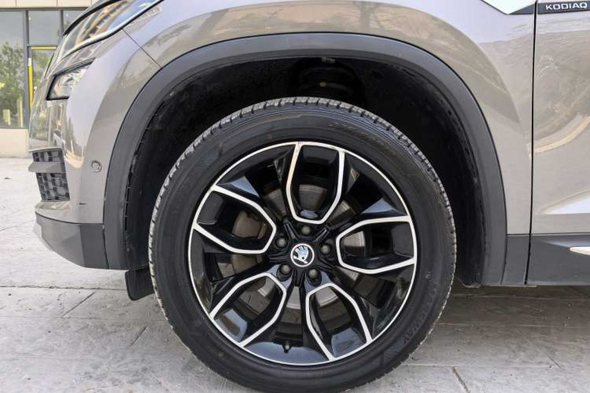 Used Skoda Kodiaq 2020 TSI330 7-Seater Two-Wheel-Drive Luxury Enjoyment Edition Exterior 9