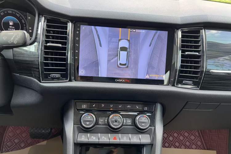 Used Skoda Kodiaq 2020 TSI330 7-Seater Two-Wheel-Drive Luxury Enjoyment Edition Audio And AC Panel