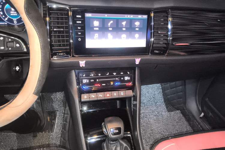 Used Skoda Kodiaq 2020 TSI330 5-Seat Two-Wheel Drive Deluxe Enjoyment Edition Audio And AC Panel