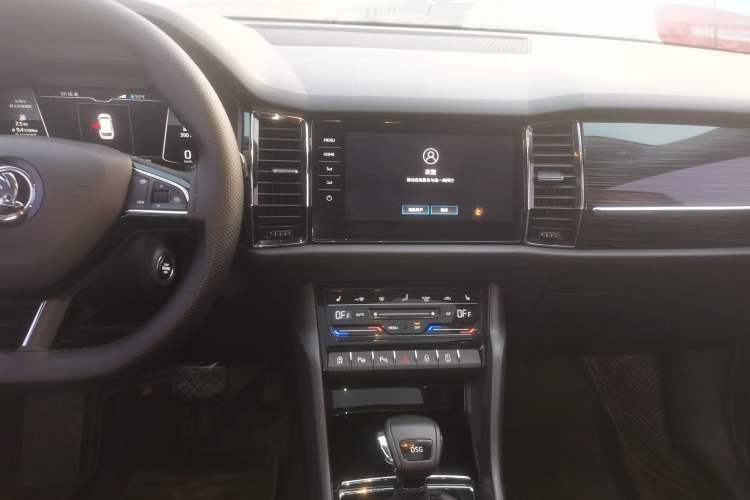Used Skoda Kodiaq 2020 TSI330 5-Seat Two-Wheel Drive Deluxe Enjoyment Edition Audio And AC Panel