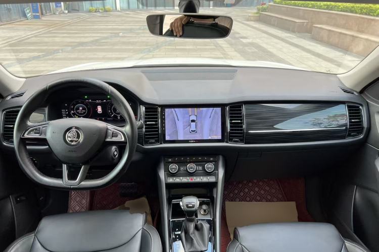 Used Skoda Kodiaq 2020 TSI330 7-Seater Two-Wheel-Drive Luxury Enjoyment Edition Center Console