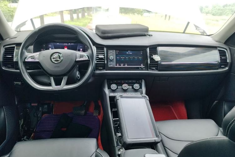 Used Skoda Kodiaq 2020 TSI330 7-Seater Two-Wheel-Drive Luxury Enjoyment Edition Center Console