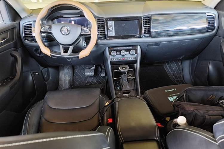 Used Skoda Kodiaq 2020 TSI330 7-Seater Two-Wheel-Drive Luxury Enjoyment Edition Center Console