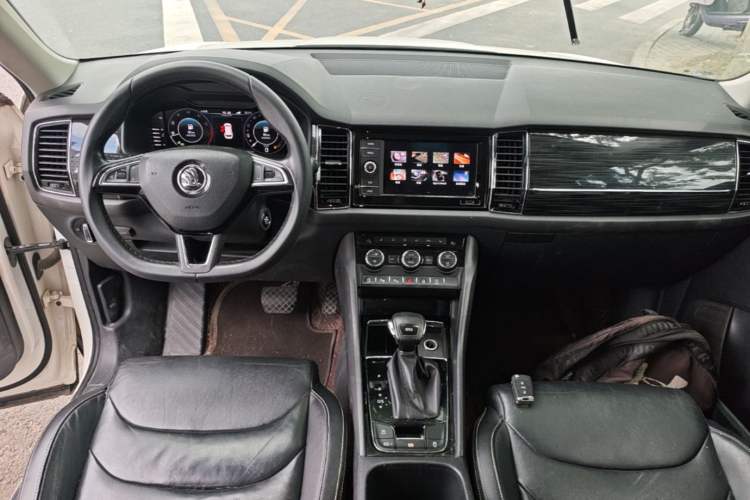 Used Skoda Kodiaq 2020 TSI330 5-Seat Two-Wheel Drive Deluxe Enjoyment Edition Center Console