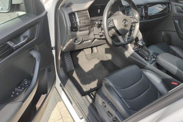 Used Skoda Kodiaq 2020 TSI330 7-Seater Two-Wheel-Drive Luxury Enjoyment Edition Driver Seat