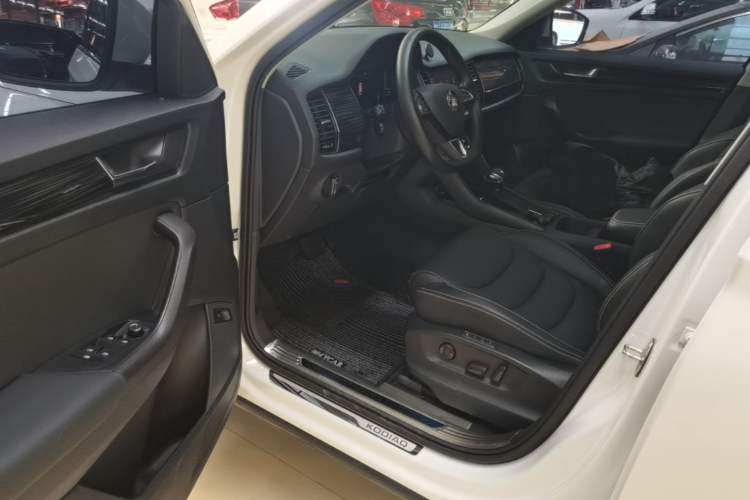 Used Skoda Kodiaq 2020 TSI330 7-Seater Two-Wheel-Drive Luxury Enjoyment Edition Driver Seat