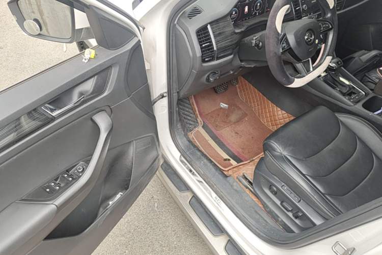 Used Skoda Kodiaq 2020 TSI330 7-Seater Two-Wheel-Drive Luxury Enjoyment Edition Driver Seat