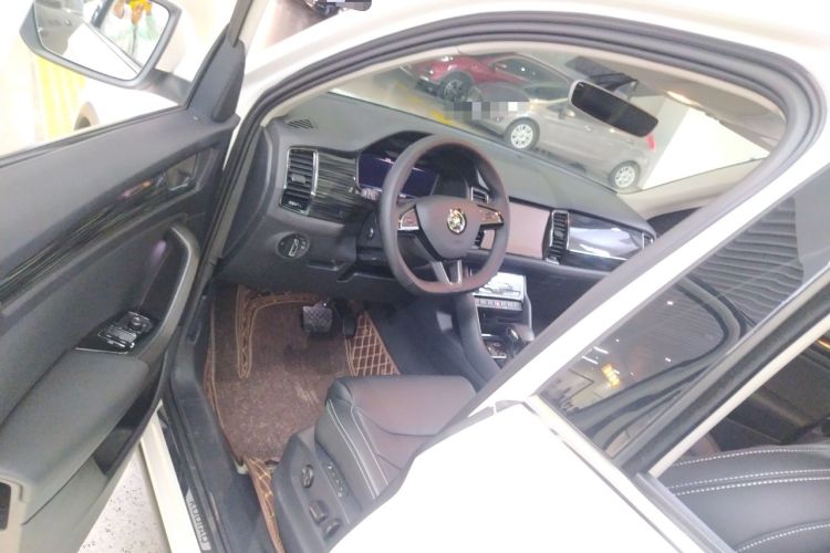 Used Skoda Kodiaq 2020 TSI330 7-Seater Two-Wheel-Drive Luxury Enjoyment Edition Driver Seat