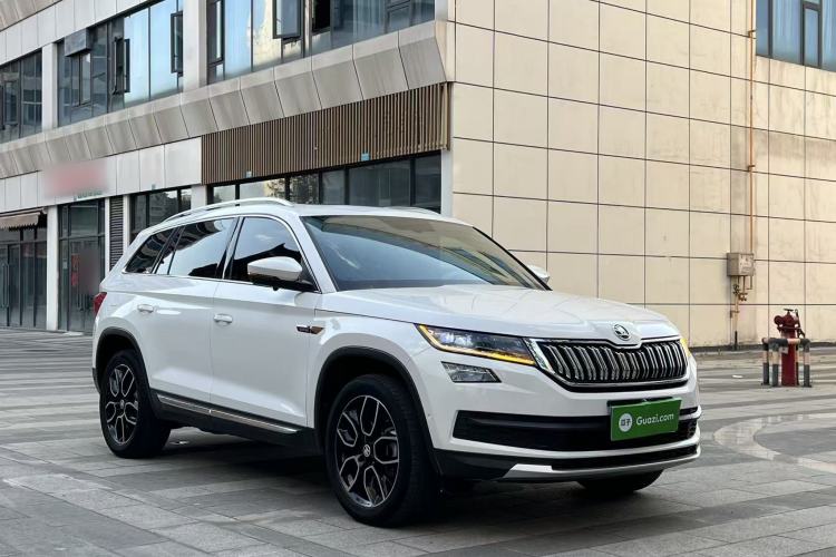 Used Skoda Kodiaq 2020 TSI330 7-Seater Two-Wheel-Drive Luxury Enjoyment Edition Front Right 45 Deg
