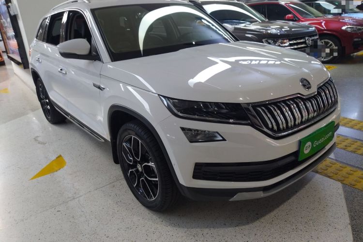 Used Skoda Kodiaq 2020 TSI330 7-Seater Two-Wheel-Drive Luxury Enjoyment Edition Front Right 45 Deg