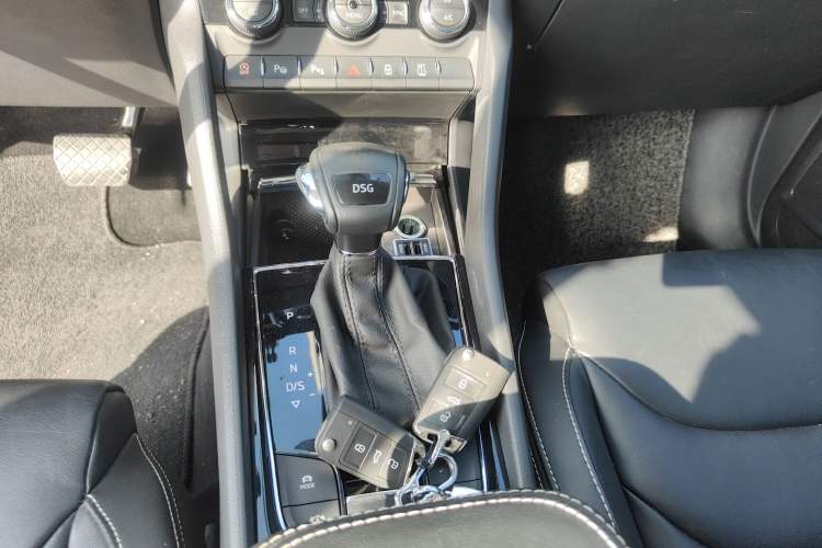 Used Skoda Kodiaq 2020 TSI330 7-Seater Two-Wheel-Drive Luxury Enjoyment Edition Gear Lever