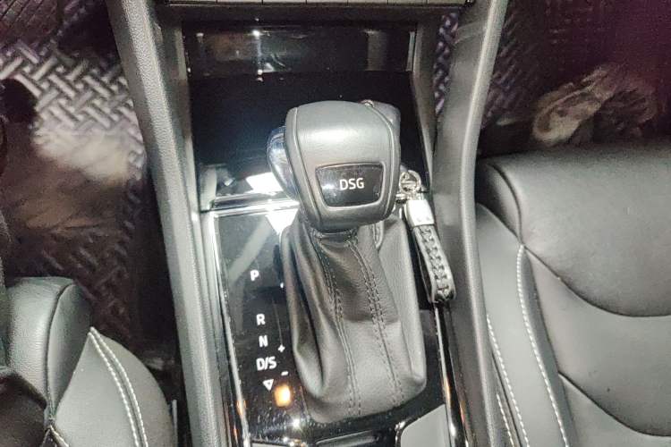 Used Skoda Kodiaq 2020 TSI330 5-Seat Two-Wheel Drive Deluxe Enjoyment Edition Gear Lever